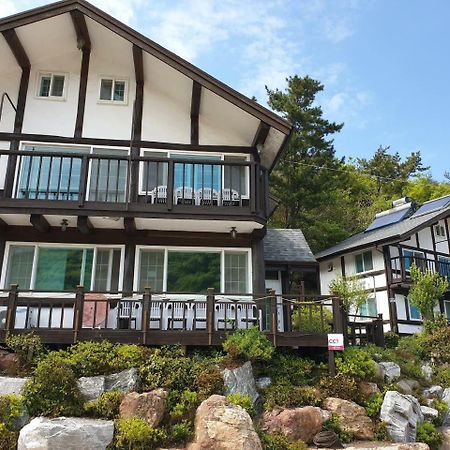 Tongyeong Yehyang Pension Bagian luar foto