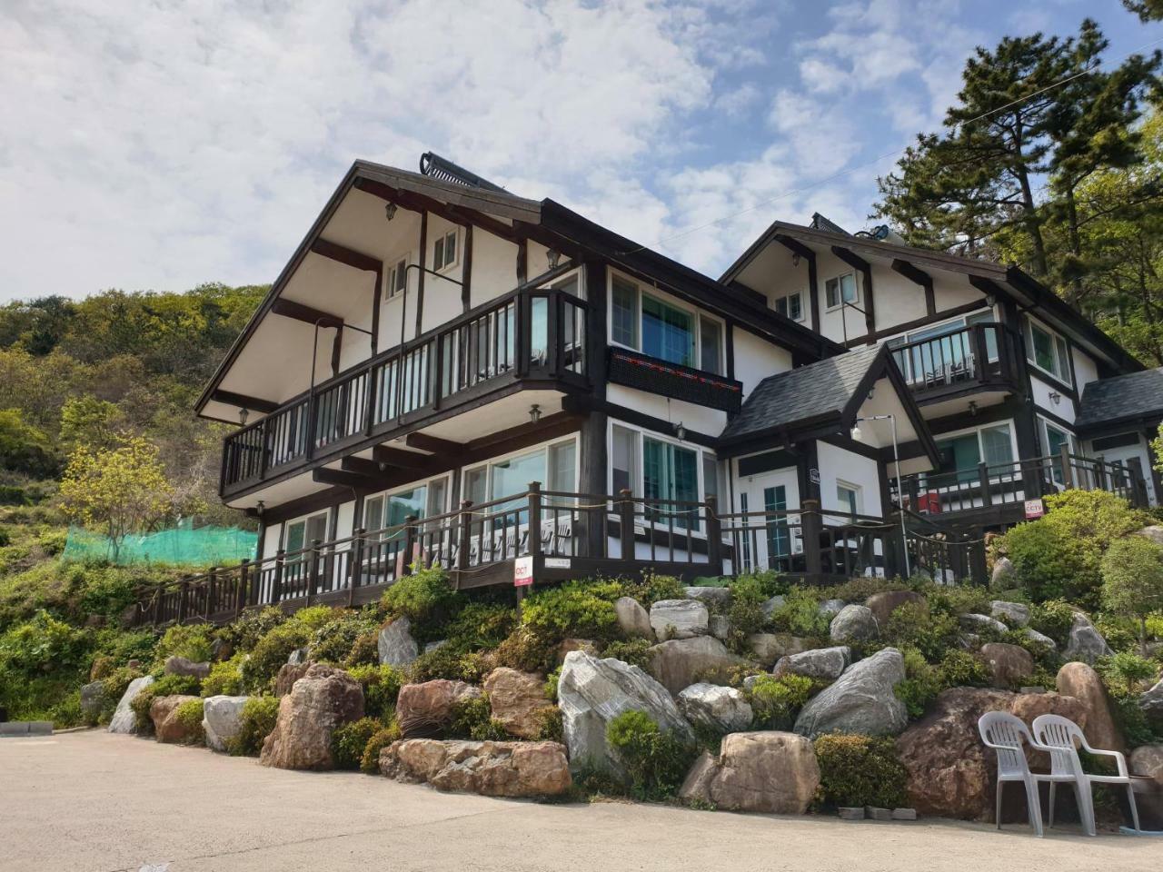 Tongyeong Yehyang Pension Bagian luar foto