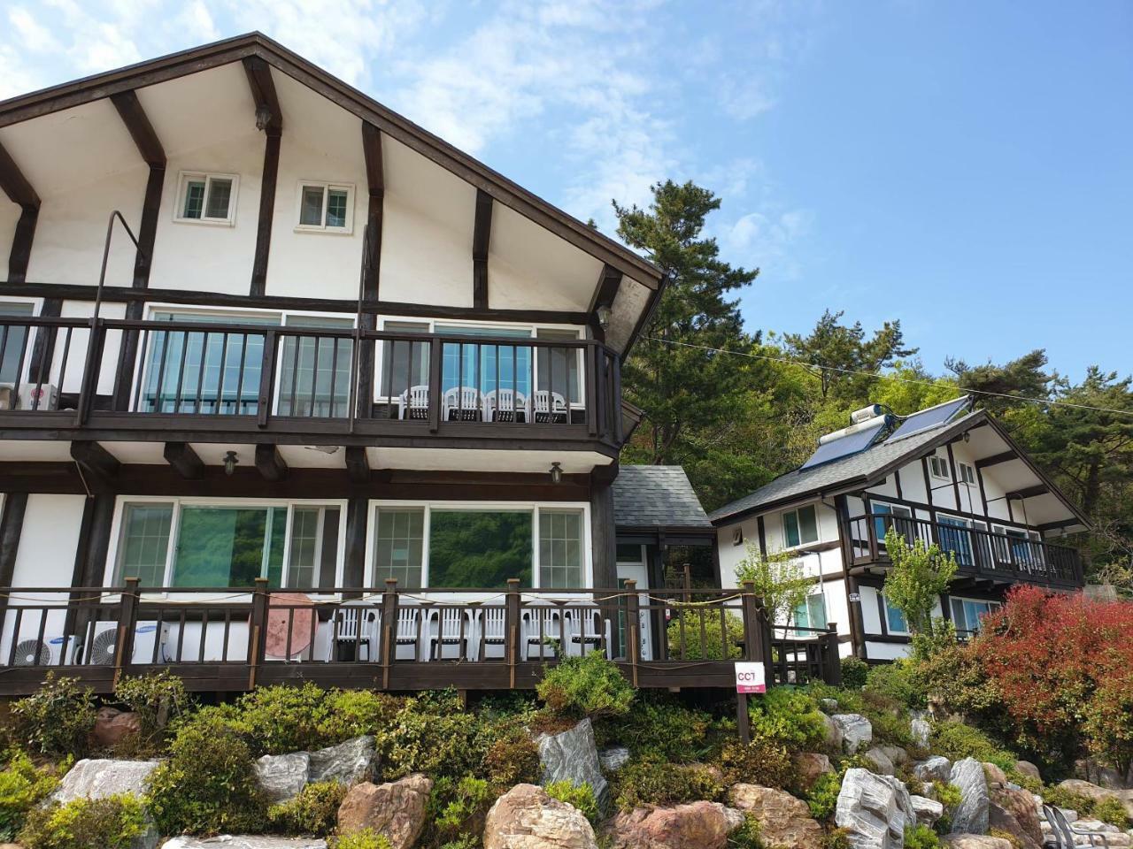 Tongyeong Yehyang Pension Bagian luar foto